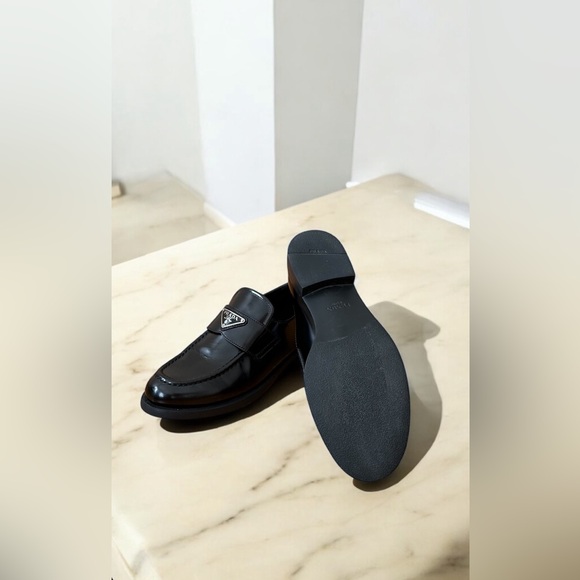 Original Prada Loafers 38 - Picture 3 of 5